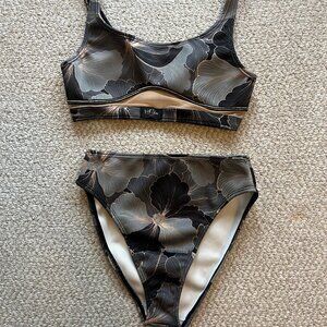 Hot Cakes Black and Gray Floral Pole Dance